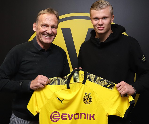 明年海港真不一定拿冠！毕竟连续4年拿第一很少 重要是申花没亚冠